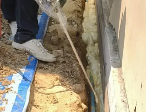 อุดโพรงรอบบ้านด้วยสาร PU Foam